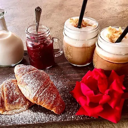 A Casa Di Ita Bed & Breakfast